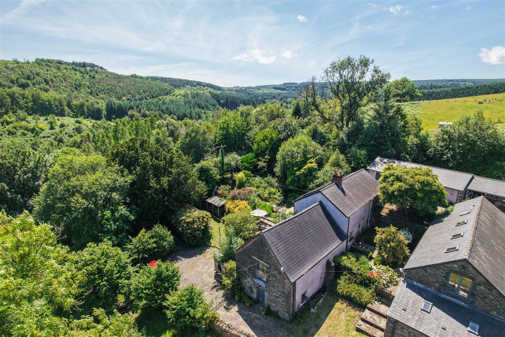 Gelliwrgan Farm, Gelli Wrgan Road, Ynysbwl, Pontypridd, CF37 3PG